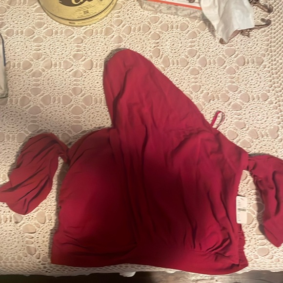 FREE PEOPLE Red TURN THE BEAT AROUND Top COLD SHOULDER Crop Size L NWT - Picture 2 of 3
